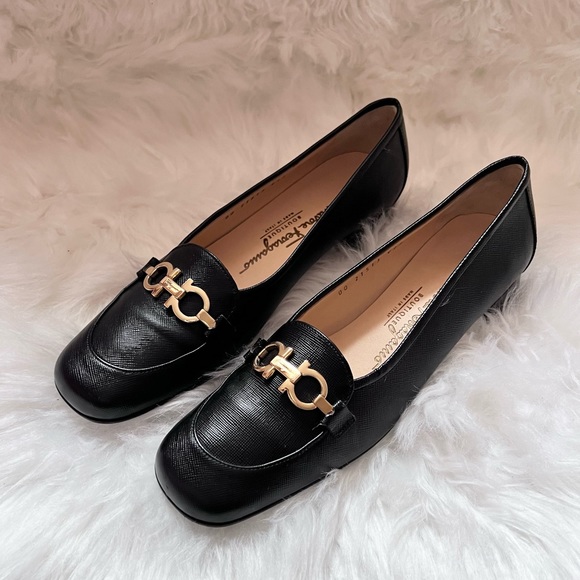 SALVATORE FERRAGAMO Gancini Logo Pebbled Leather Loafers - Picture 4 of 13